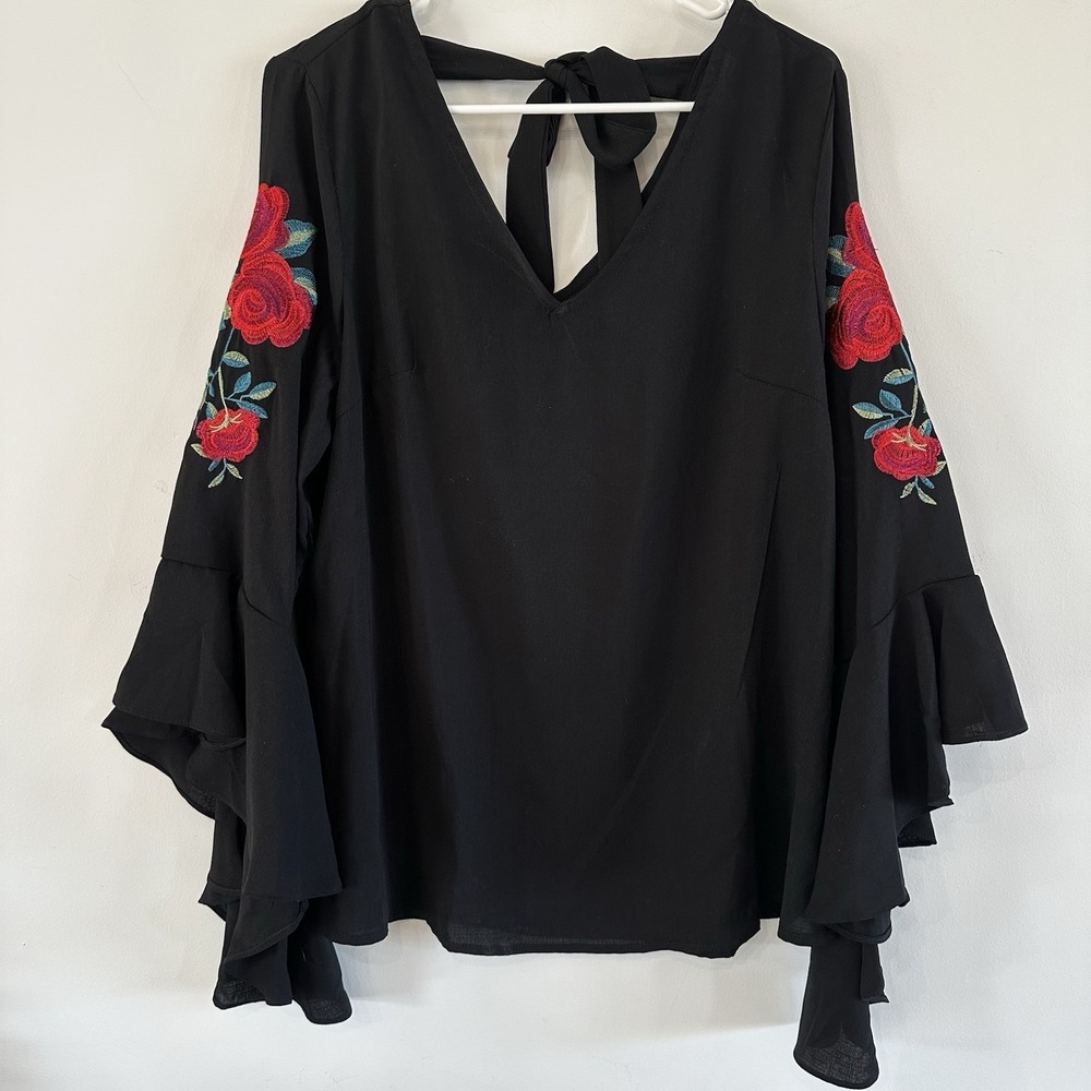 Women's Entro Top Large Black Bell Flowy Sleeve Tie Back Red Flowers Biker